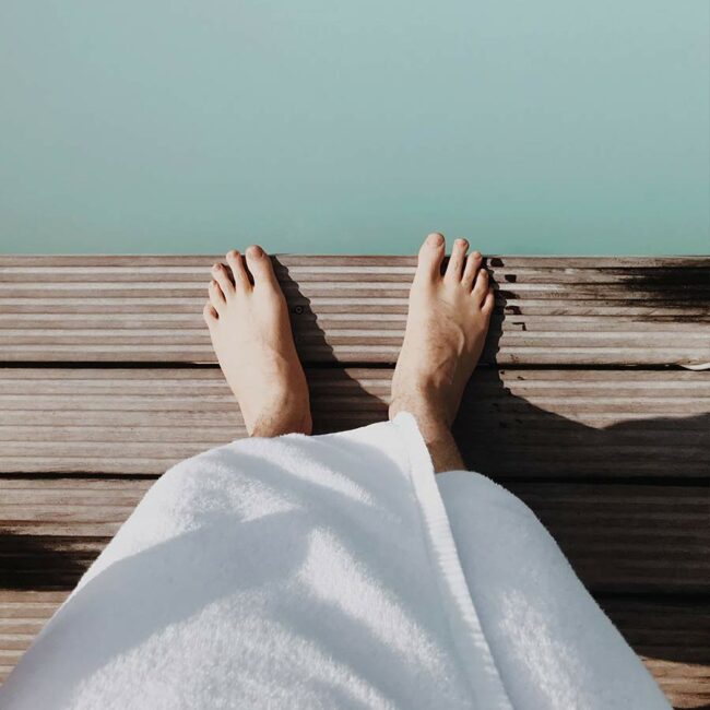 Se relaxer au bord de la piscine