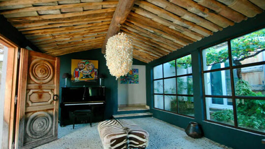 Pièce design de la Villa Méditerranée by Archipel
