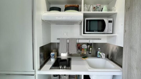 La cuisine (ouverte) • Zoom